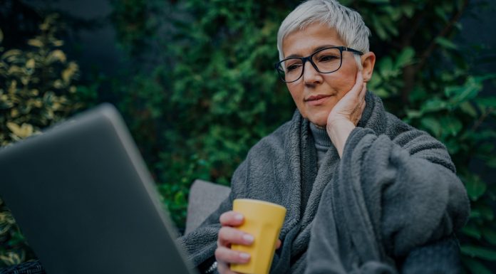 Cómo afectan los estereotipos de la edad en el trabajo Estereotipos